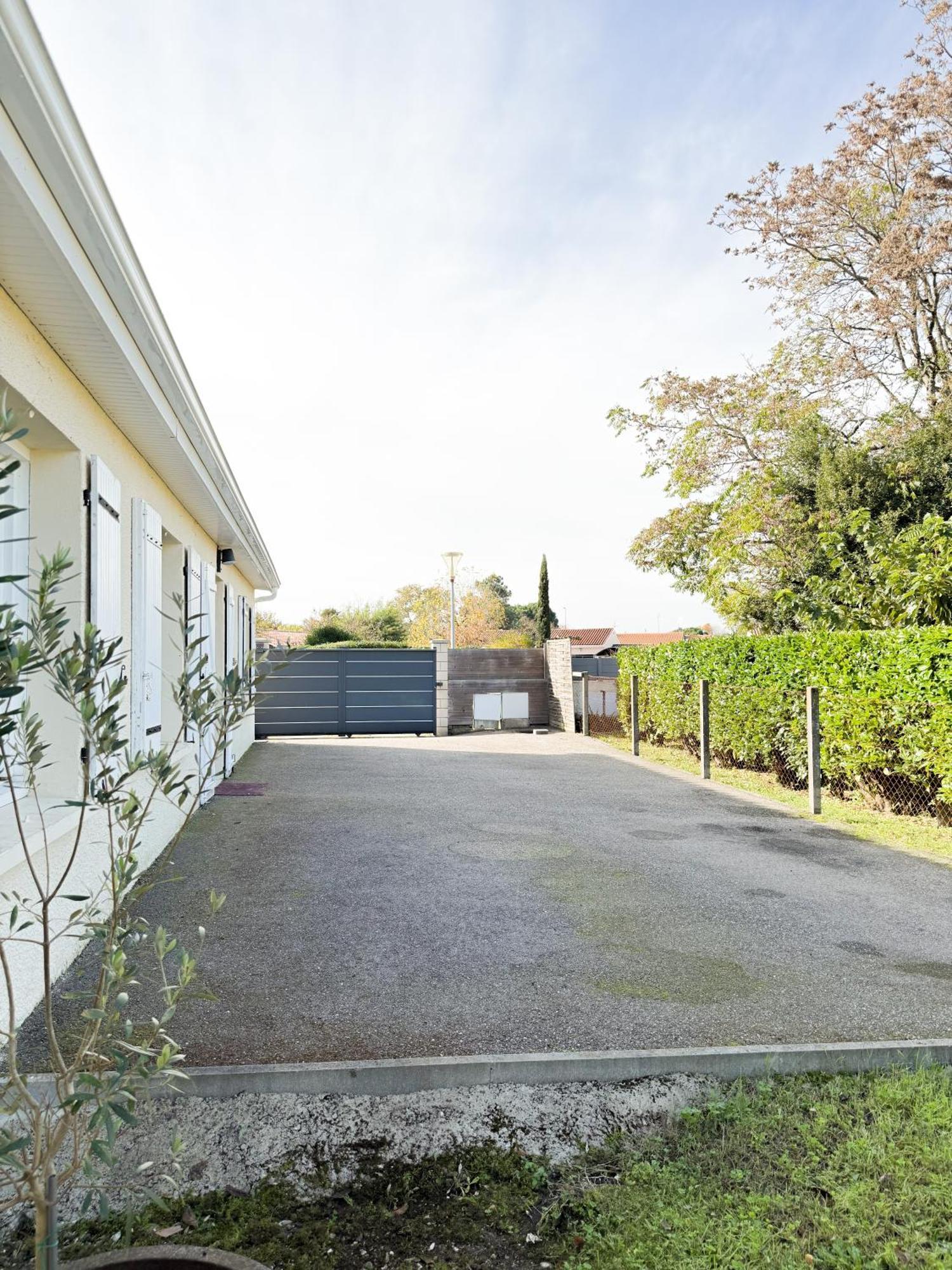 Villa Familiale Avec Piscine Privee Toulenne Kültér fotó